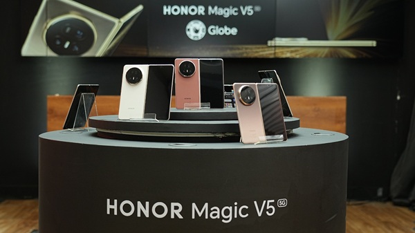 Foldable for the pro: Get HONOR Magic V5 now via Globe Postpaid Plans with a free tablet