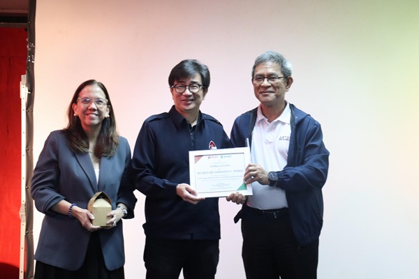 PLDT, Smart deepen collaboration with government to fast-track network rollout under EO 32